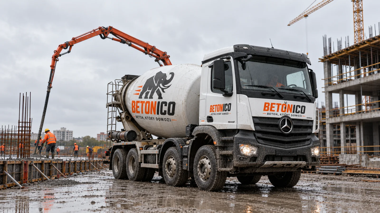 Firmowa betonomieszarka Betonico na placu budowy